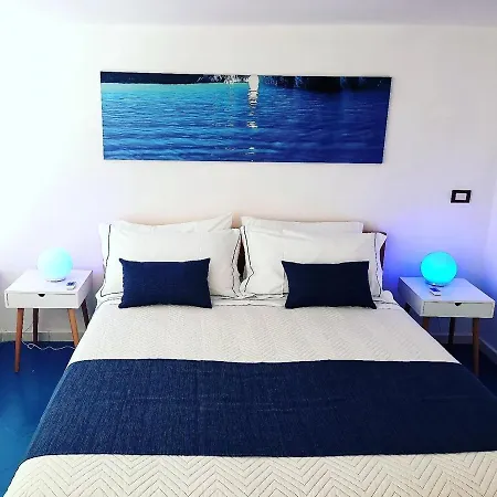 Ipazia Capri أناكابْري