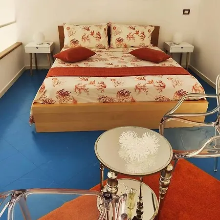 Ipazia Capri أناكابْري